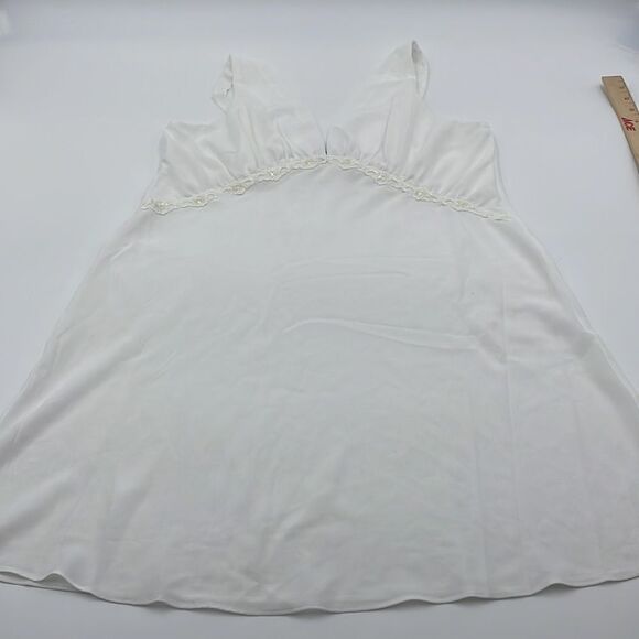 White jones New York slip dress with lace and pearl details - Picture 5 of 13